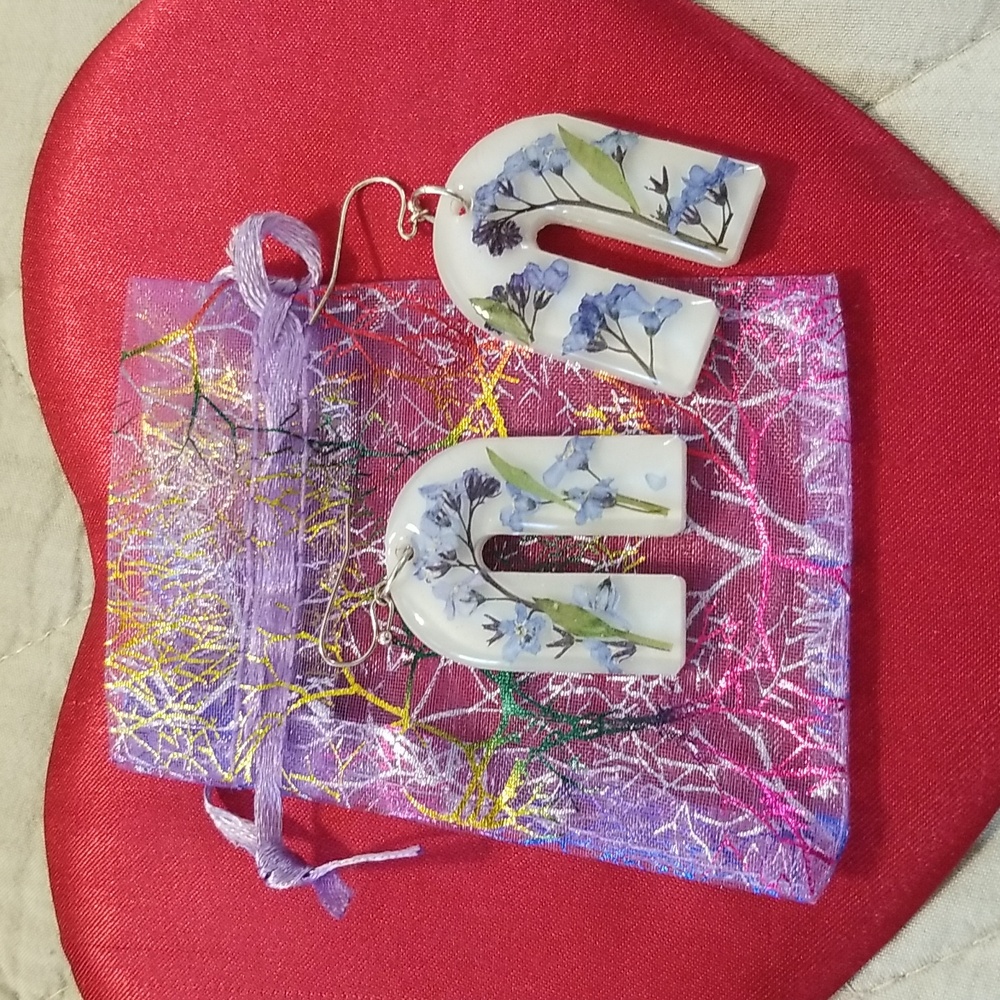 Lucite/Resin Iris Design Earrings